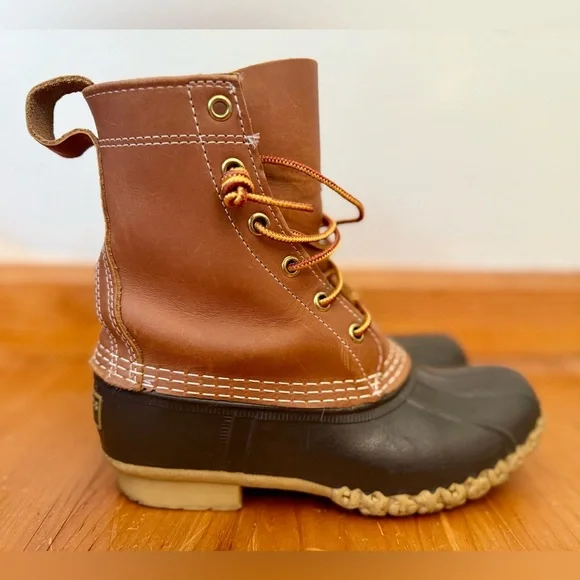 L.L. Bean Womens’ 8" Bean Boots, Unlined | Size 5 Medium Width (AM) - Picture 2 of 10